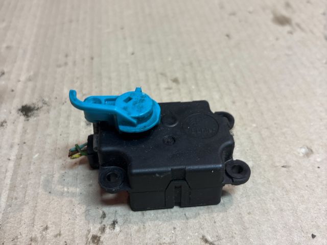 bontott NISSAN NOTE Fűtés Állító Motor