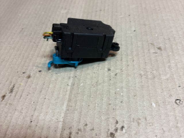 bontott NISSAN NOTE Fűtés Állító Motor