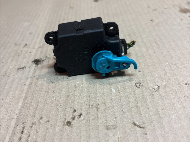 bontott NISSAN NOTE Fűtés Állító Motor