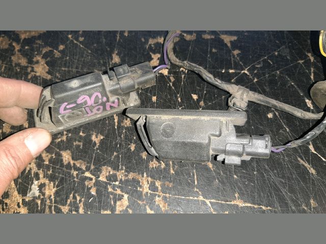 bontott NISSAN NOTE Hátsó Rendszámtábla Világítás