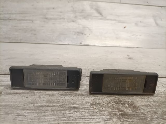 bontott NISSAN NOTE Hátsó Rendszámtábla Világítás