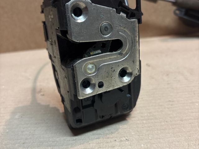 bontott NISSAN NOTE Jobb első Ajtózár