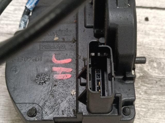 bontott NISSAN NOTE Jobb hátsó Ajtózár