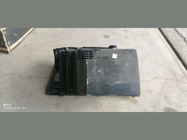 bontott NISSAN NOTE Kesztyűtartó