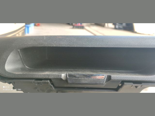 bontott NISSAN NOTE Kesztyűtartó