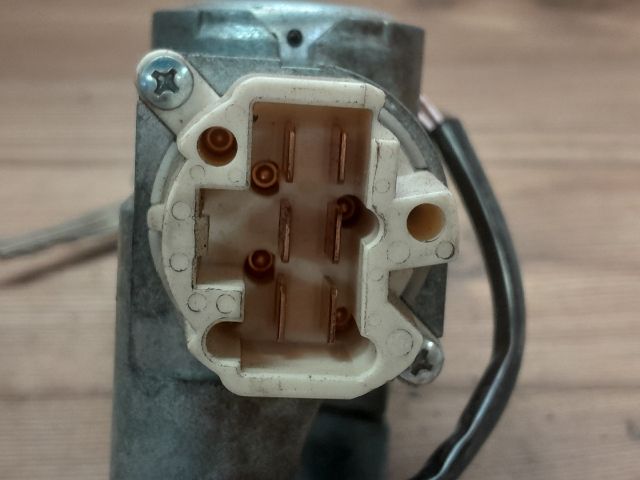 bontott NISSAN NV200 Gyújtáskapcsoló