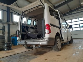 bontott NISSAN NV200 Motor Tartó Bak Jobb