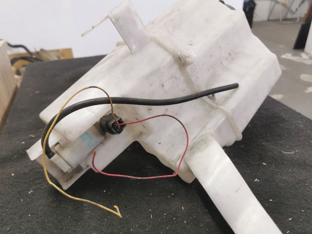 bontott NISSAN NV200 Ablakmosó Tartály