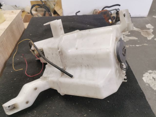 bontott NISSAN NV200 Ablakmosó Tartály