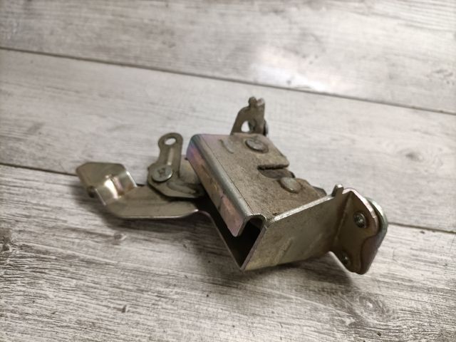 bontott NISSAN NV200 Bal Tolóajtó Zárszerkezet