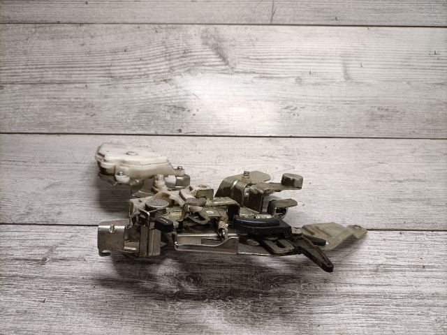 bontott NISSAN NV200 Bal Tolóajtó Zárszerkezet