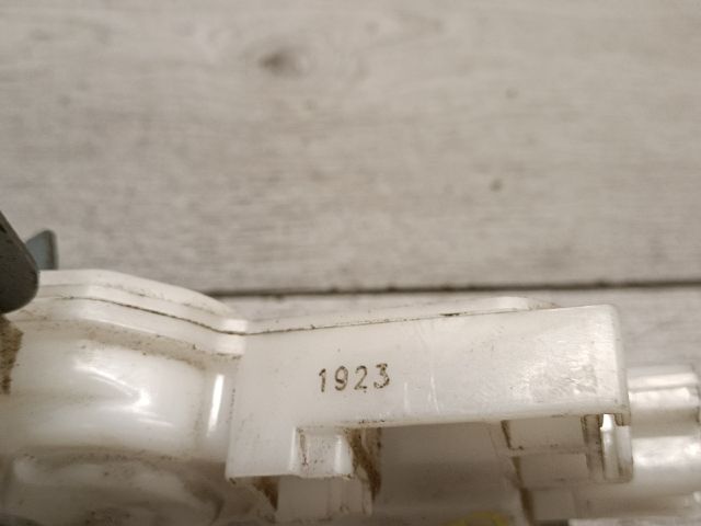 bontott NISSAN NV200 Csomagtérajtó Zárszerkezet