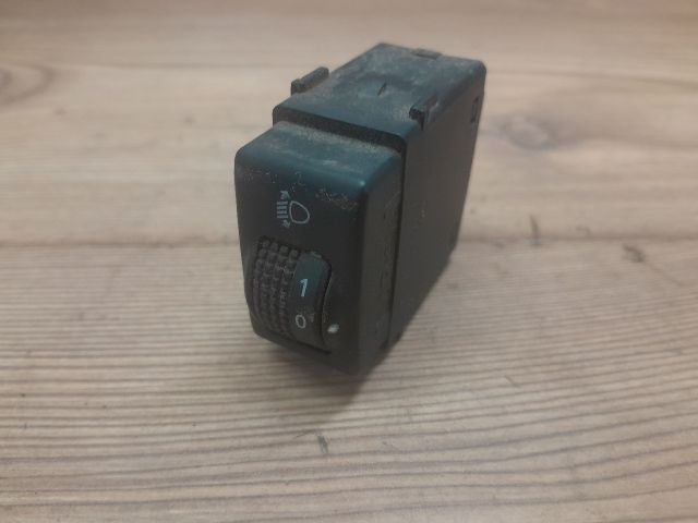 bontott NISSAN NV200 Fényszórómagasság Állító Kapcsoló