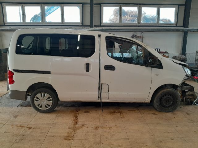 bontott NISSAN NV200 Hátsó Embléma
