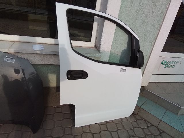 bontott NISSAN NV200 Jobb első Ajtó (Üres lemez)