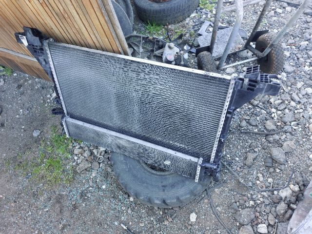 bontott NISSAN NV400 Vízhűtő Radiátor (Klímás)