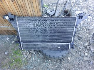 bontott NISSAN NV400 Vízhűtő Radiátor (Klímás)