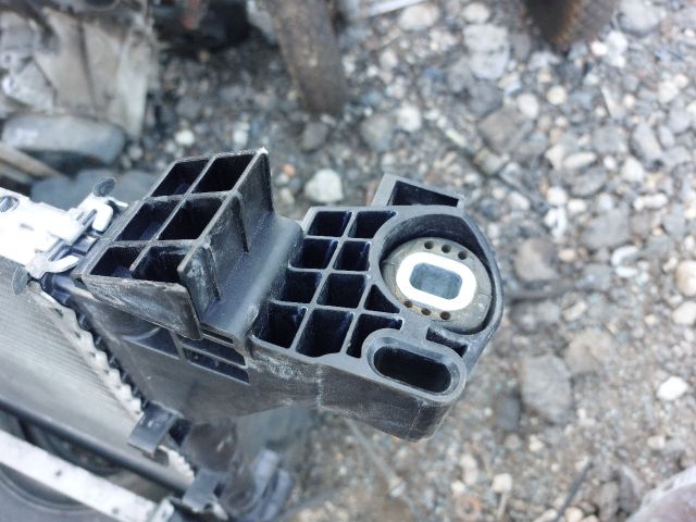 bontott NISSAN NV400 Vízhűtő Radiátor (Klímás)