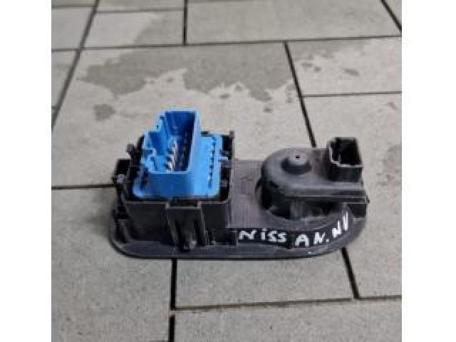 bontott NISSAN NV400 Ablakemelő Kapcsoló Négyes / Kettes