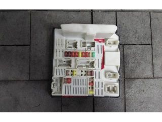 bontott NISSAN NV400 Biztosítéktábla Utastér