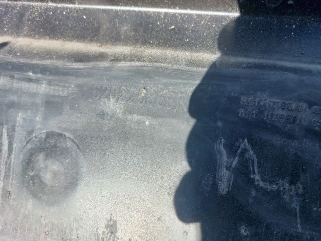 bontott NISSAN NV400 Első Lökhárító (Részeivel)