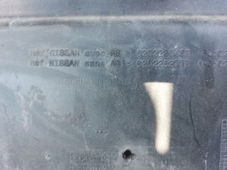 bontott NISSAN NV400 Első Lökhárító (Részeivel)