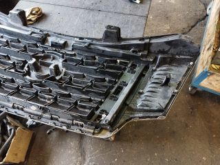 bontott NISSAN NV400 Hűtőrács