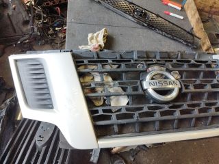 bontott NISSAN NV400 Hűtőrács