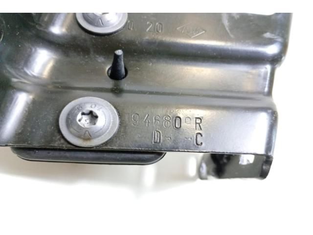 bontott NISSAN NV400 Tolóajtó Sín Görgő