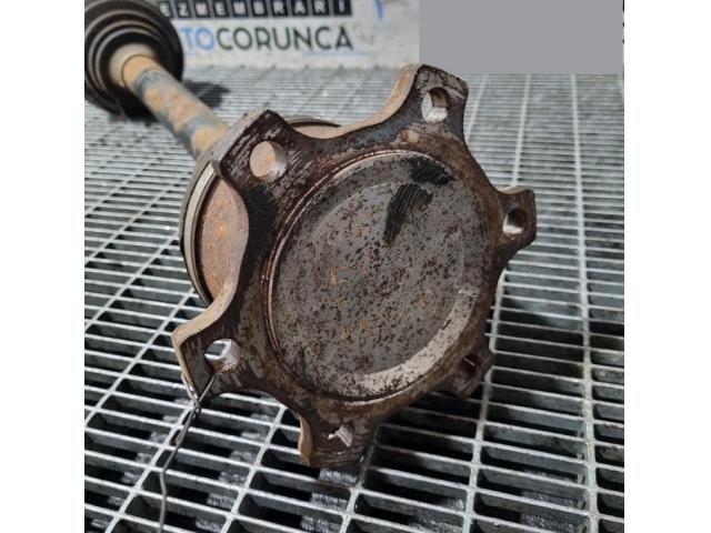 bontott NISSAN PATHFINDER Bal hátsó Féltengely