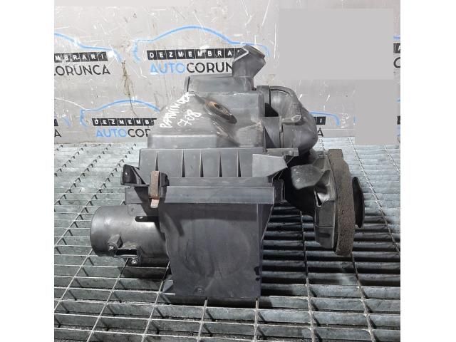 bontott NISSAN PATHFINDER Légszűrő Ház