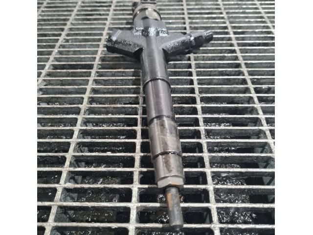 bontott NISSAN PATHFINDER Porlasztó (1 db)