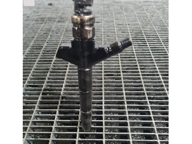 bontott NISSAN PATHFINDER Porlasztó (1 db)