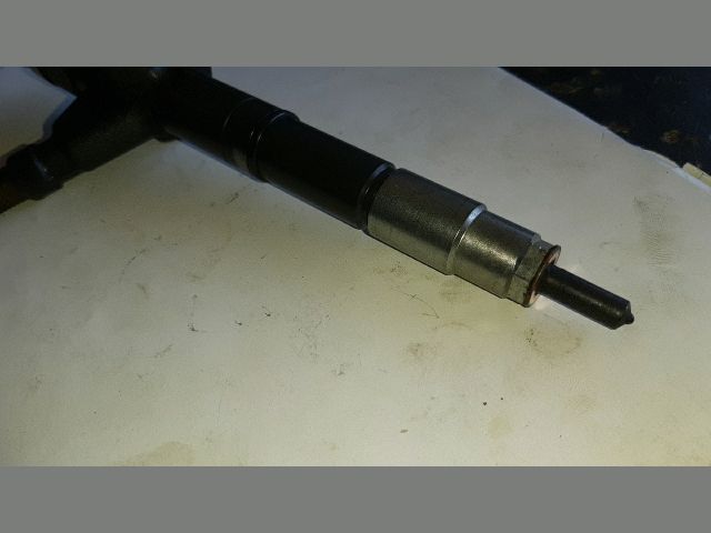 bontott NISSAN PATHFINDER Porlasztó (1 db)