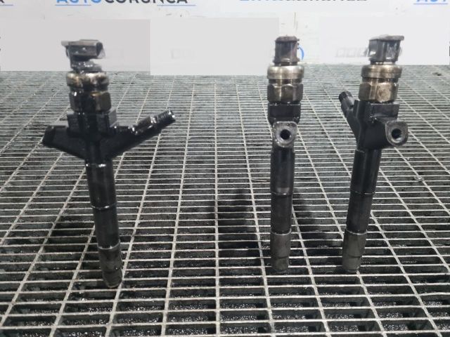 bontott NISSAN PATHFINDER Porlasztó (1 db)