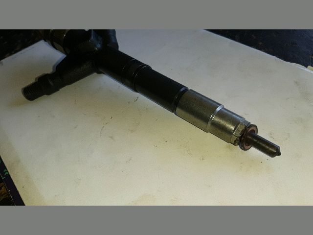 bontott NISSAN PATHFINDER Porlasztó (1 db)