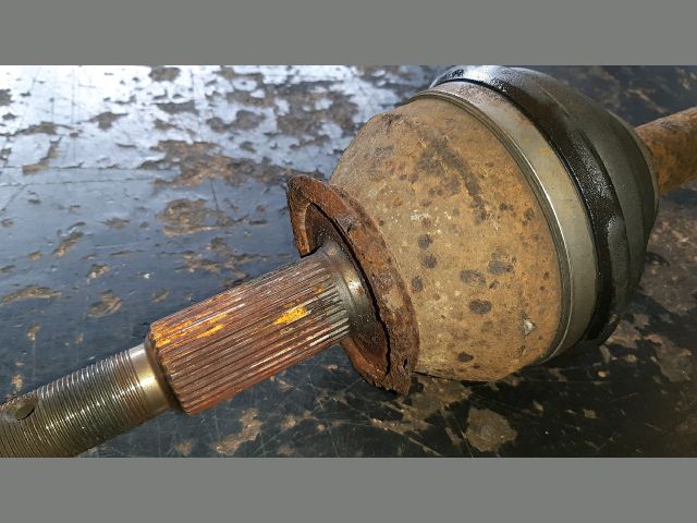 bontott NISSAN PATHFINDER Bal hátsó Féltengely