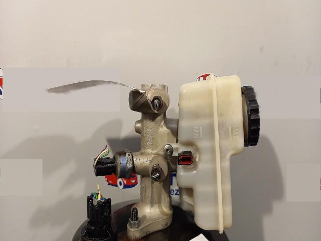 bontott NISSAN PATHFINDER Főfékhenger