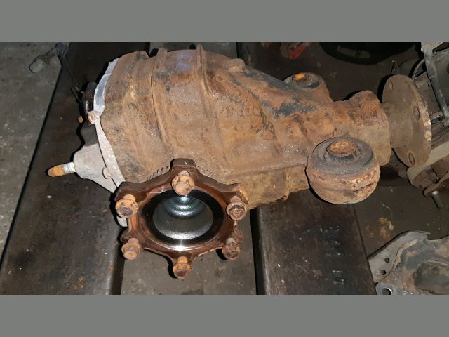 bontott NISSAN PATHFINDER Hátsó Differenciálmű