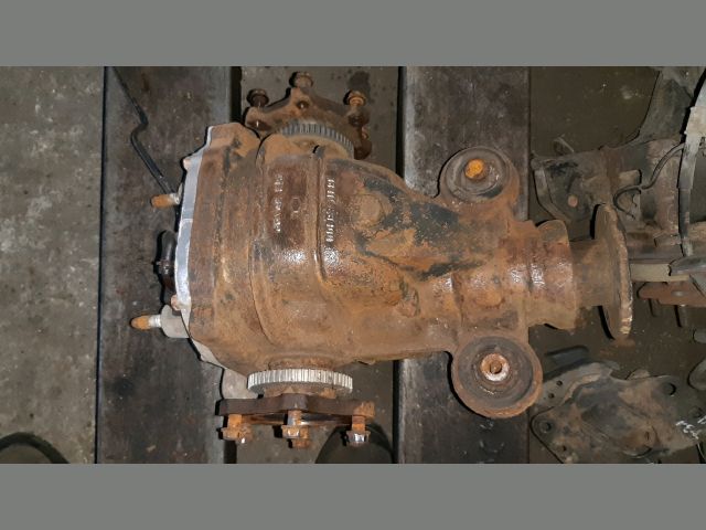 bontott NISSAN PATHFINDER Hátsó Differenciálmű