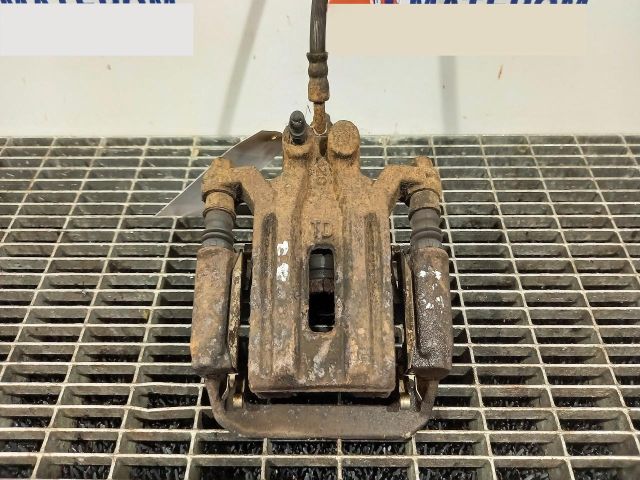 bontott NISSAN PATHFINDER Jobb hátsó Féknyereg Munkahengerrel