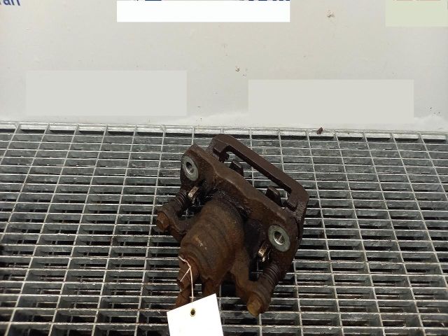 bontott NISSAN PATHFINDER Jobb hátsó Féknyereg Munkahengerrel