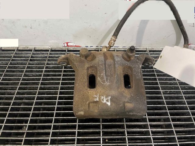 bontott NISSAN PATHFINDER Jobb első Féknyereg Munkahengerrel