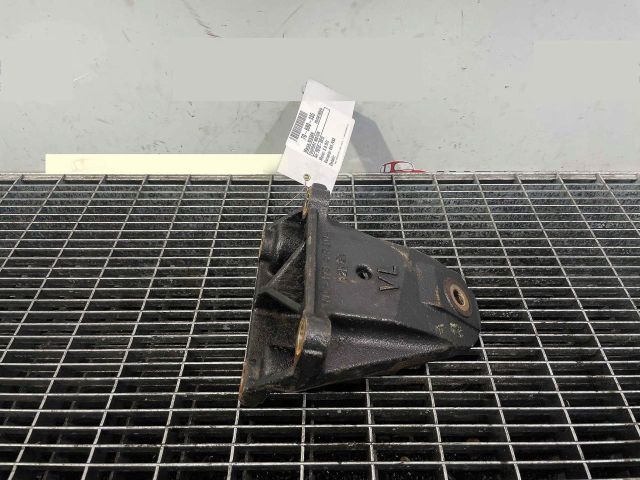 bontott NISSAN PATHFINDER Motor Tartó Bak (Pozíciófüggetlen)