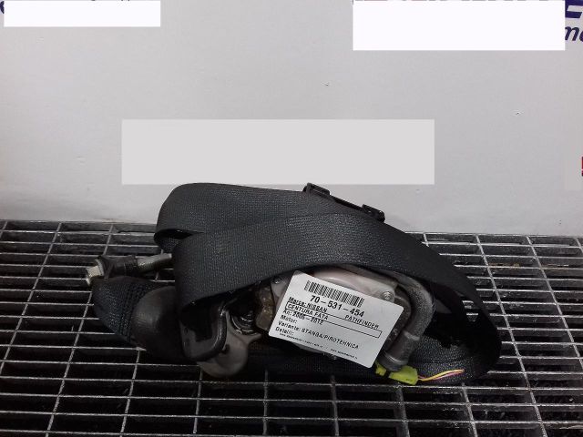 bontott NISSAN PATHFINDER Bal első Biztonsági Öv