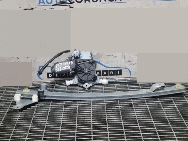 bontott NISSAN PATHFINDER Bal hátsó Ablakemelő Szerkezet (Elektromos)