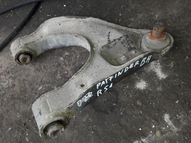 bontott NISSAN PATHFINDER Bal hátsó Alsó Hátsó Lengőkar