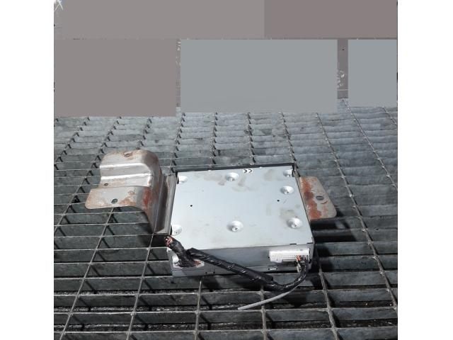 bontott NISSAN PATHFINDER CD / DVD Tár