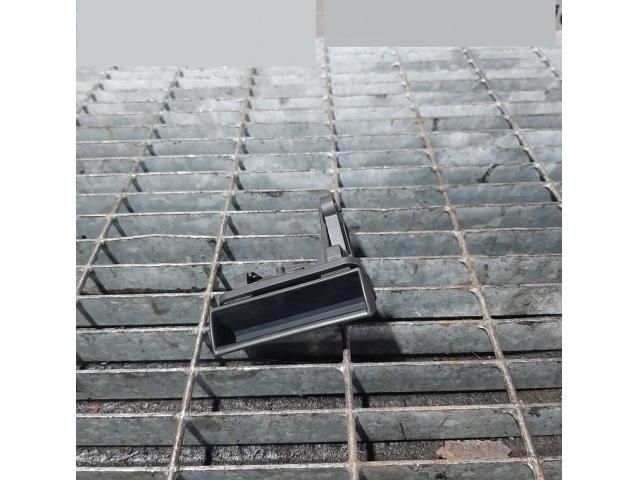 bontott NISSAN PATHFINDER Csomagtérajtó Kilincs