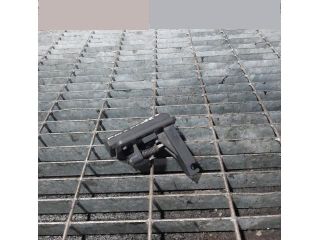 bontott NISSAN PATHFINDER Csomagtérajtó Kilincs